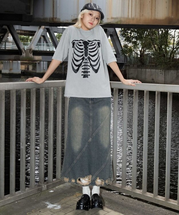 WEGO 【ユニセックス着用ITEM】ブリーチボーングラフィックT（SS） グレー