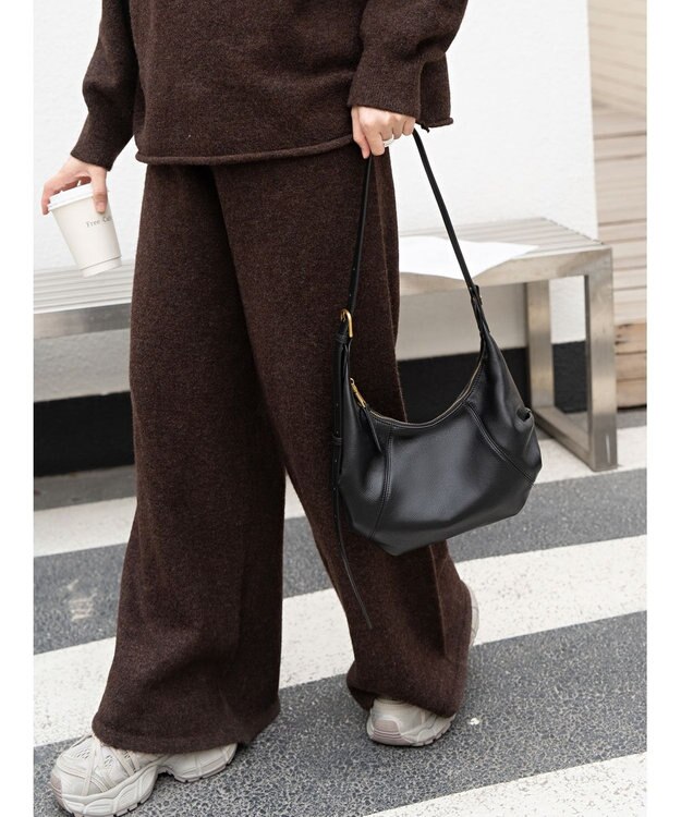 style code 【ペットボトル収納可能】[Lyrss/リルス] 牛革 ショルダーバッグ ブラック
