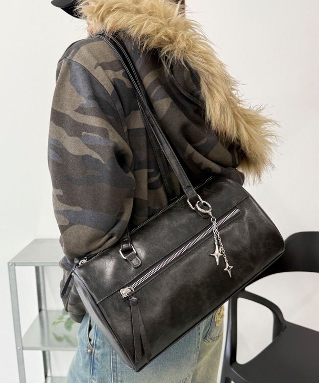 WEGO キラキラチャーム付きドラムボストンバッグ ブラックその他