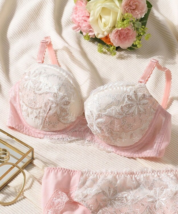 Wing 【スキマフィットブラ】　すきまを埋めてボリュームアップ　ふわふわもちもち触感　ウイング／ワコール　KB2362 ピンク