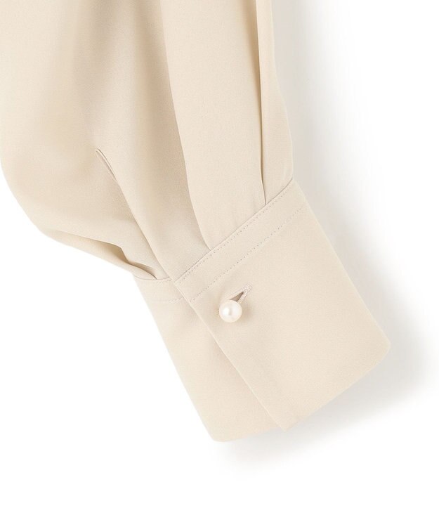 23区 バックサテンアムンゼン Vネック ブラウス ベージュ系