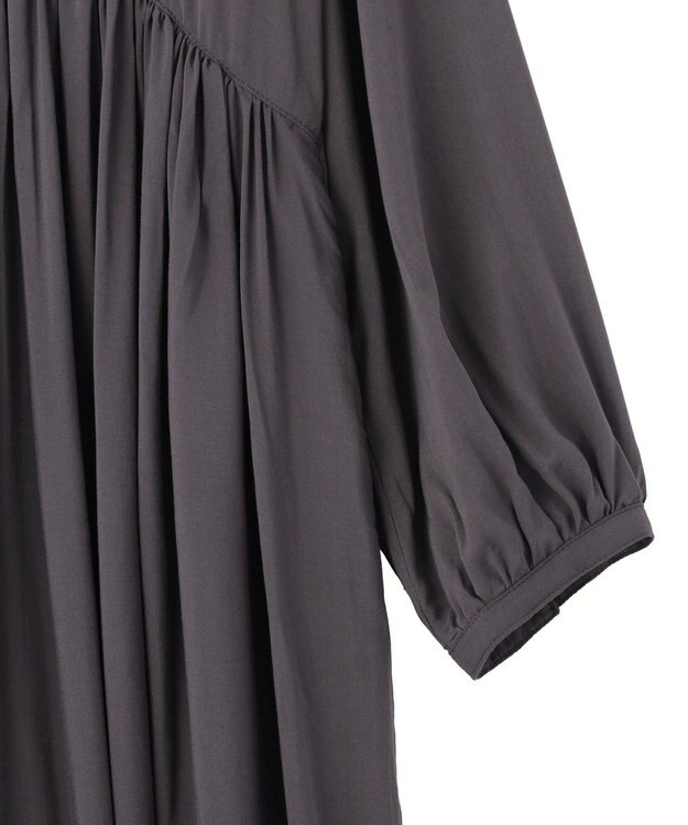 Green Parks スキッパーギャザーワンピース Charcoal Gray