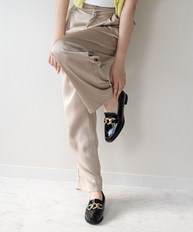 Bridget Birkin 【Bridget Birkin】チェーンアクセサリーローファー ブラックエナメル
