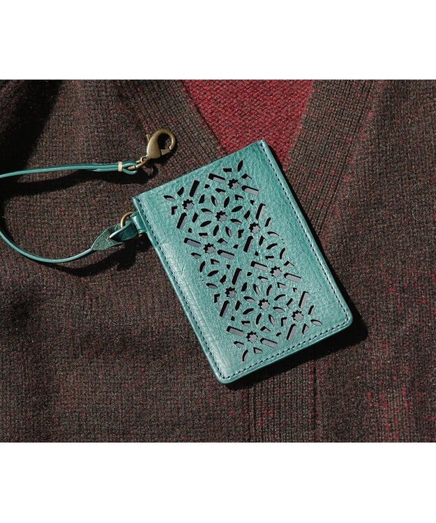 genten ダイヤカットワーク　パスケース ブルーグリーン