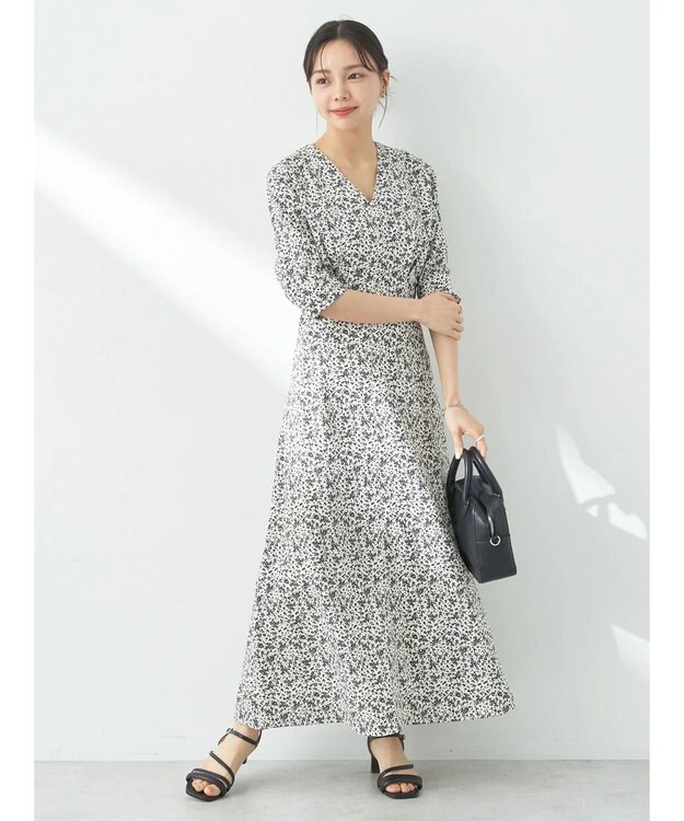 earth music&ecology 小花柄Ｖネックワンピース Ivory