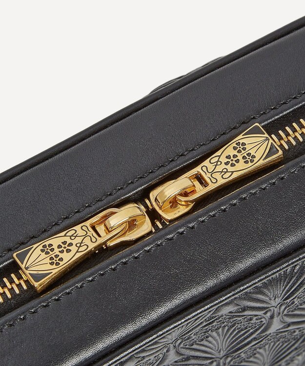 LIBERTY. マドックス クロスボディ バッグ エンボスレザー ブラック