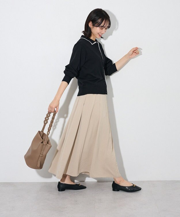 Green Parks プリーツサテンフレアスカート Light Beige