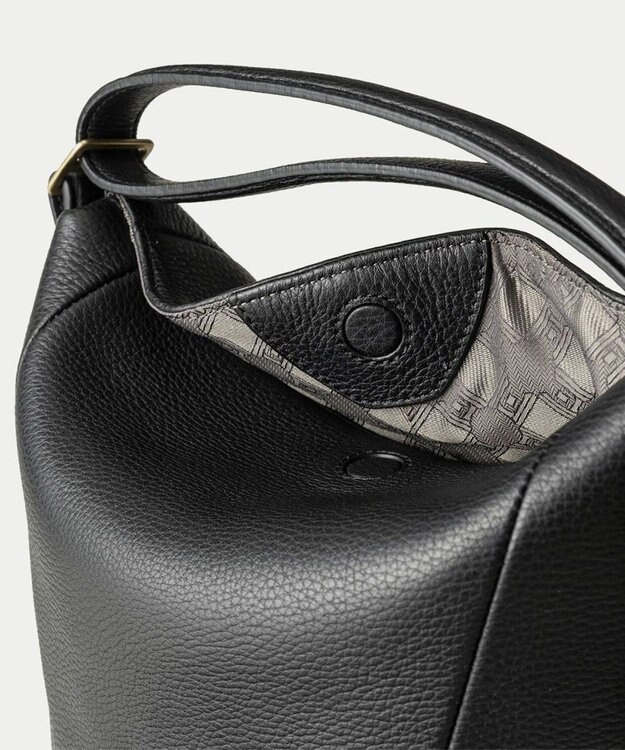 GOTAIRIKU 【ETIAM】シュリンク ハンド＆バングルバッグ《Follow》 ブラック系