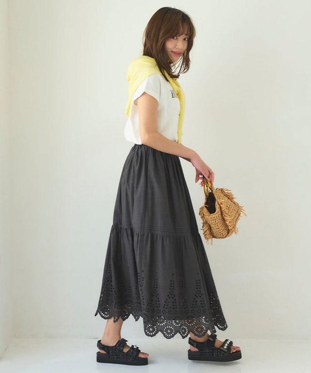 Feroux 【洗える】刺繍ティアード スカート グレー系