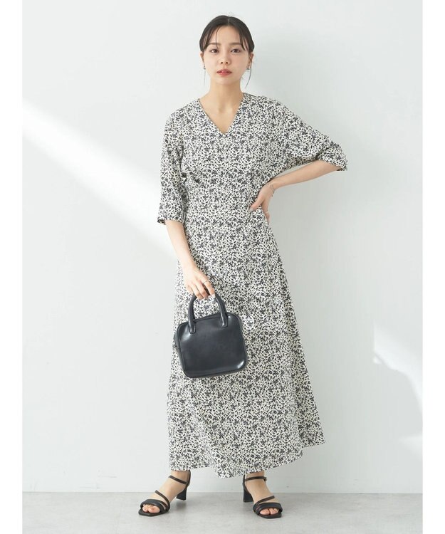 earth music&ecology 小花柄Ｖネックワンピース Ivory