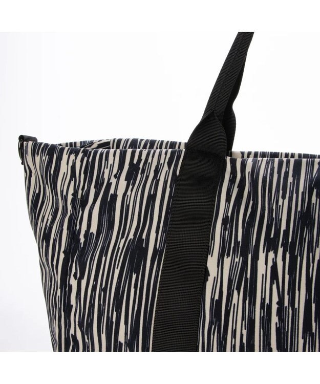 UNBILLION cachecache パッカブルナイロンボストンバッグ アイボリーネイビー