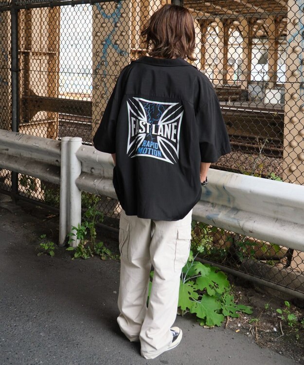 WEGO 【ユニセックス着用ITEM/MLサイズ展開】オープンカラーグラフィックシャツ（SS） ブラック