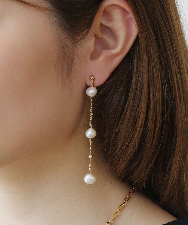 TOCCA PEARL STATION EARRINGS 淡水バロックパール イヤリング ゴールド系