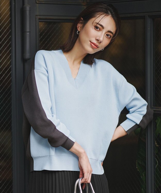 ICB コットンポリエステルスムース Vネックニット サックスグレー×チャコール