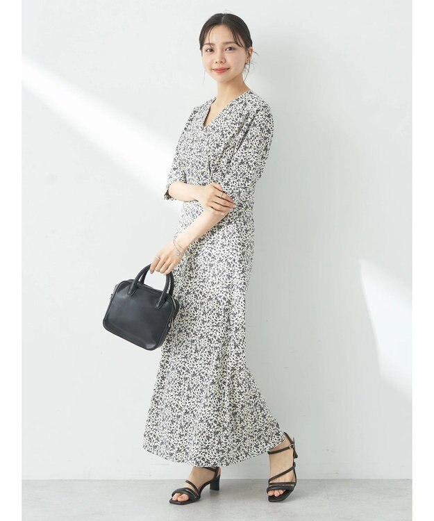 earth music&ecology 小花柄Ｖネックワンピース Ivory