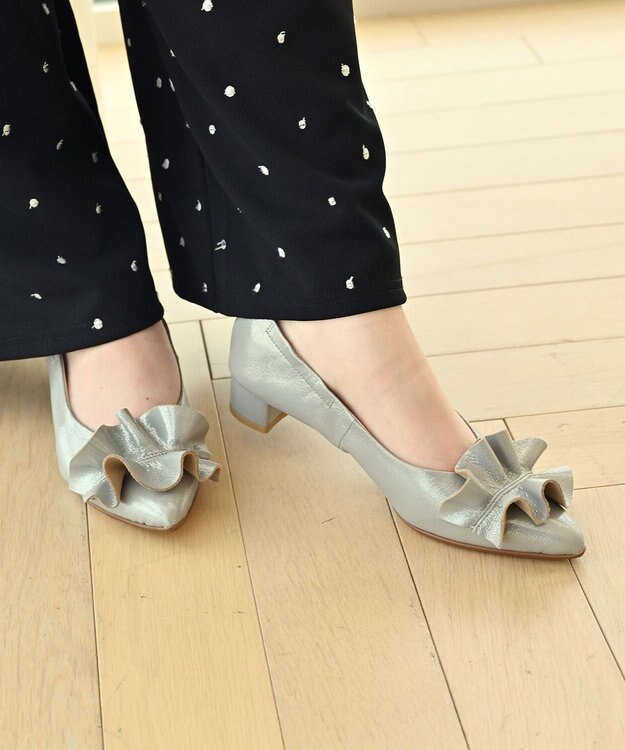 nouvelleRobe Oū 新色追加【本革・高反発】Ruffles ポインテッドトゥ ヒールパンプス ガンメタリック