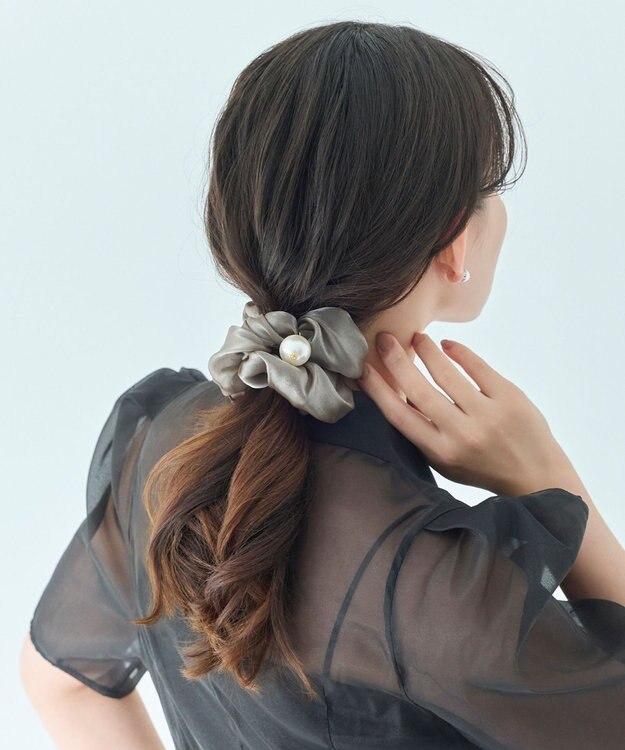 Phoebe ボリューミーシアーシュシュ　グレー/パール/大ぶり グレー