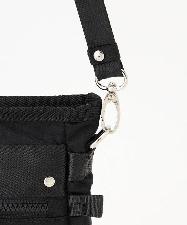 Y'SACCS テープデザイン　トラベルポシェット ブラック