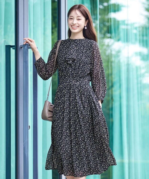 Tiaclasse 【新色追加・洗える】花柄フリルドレープワンピース ブラック