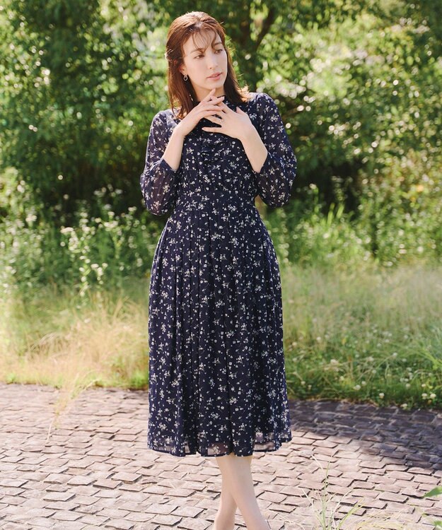 Tiaclasse 【新色追加・洗える】花柄フリルドレープワンピース ダークネイビー