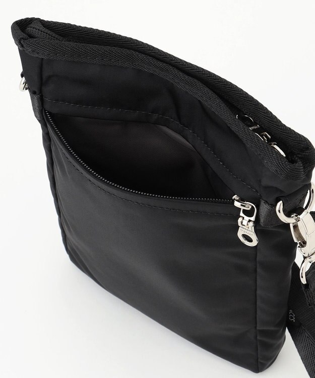 Y'SACCS テープデザイン　トラベルポシェット ブラック