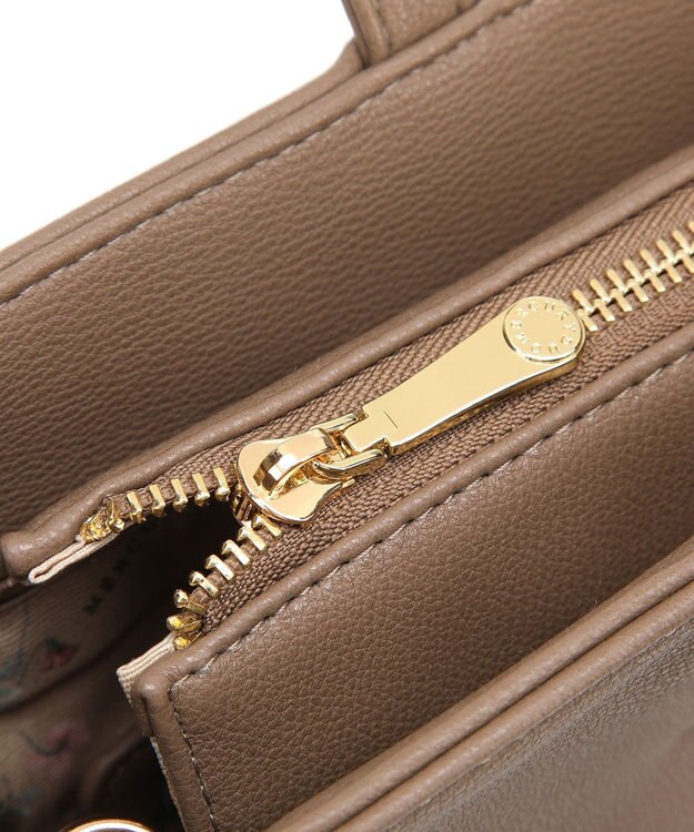 style code 【MERCURYDUO/マーキュリーデュオ】レニス　チャーム付きシンプルラージトートバッグ オーク