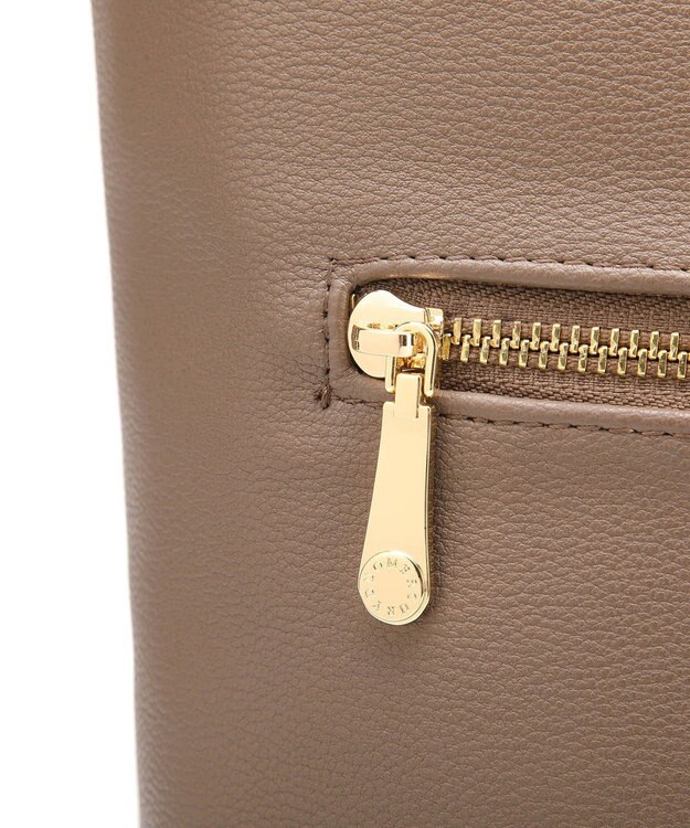 style code 【MERCURYDUO/マーキュリーデュオ】レニス　チャーム付きシンプルラージトートバッグ オーク