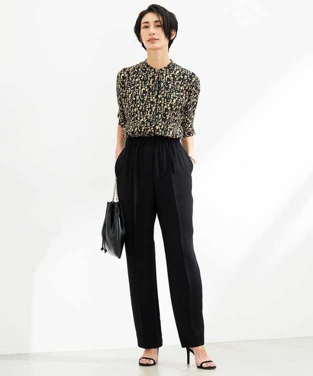 ICB 【新色追加・接触冷感・UVケア・速乾・洗える】BackSatinAmunzen 5分袖バンドカラーブラウス ブラック×クレイベージュ系