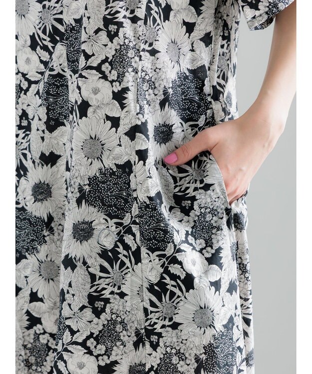 Te chichi 【LIBERTY FABRICS】Vネックフレアワンピース ブラック