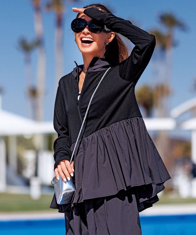 UNFILO Light Move ショートパンツ チャコール