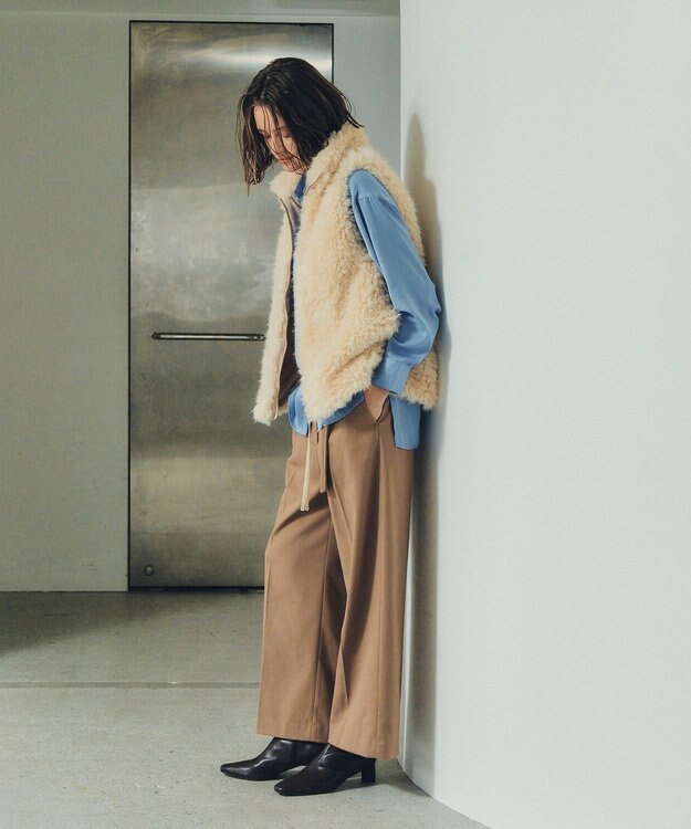 YECCA VECCA カーリーファーZIPジレ Beige