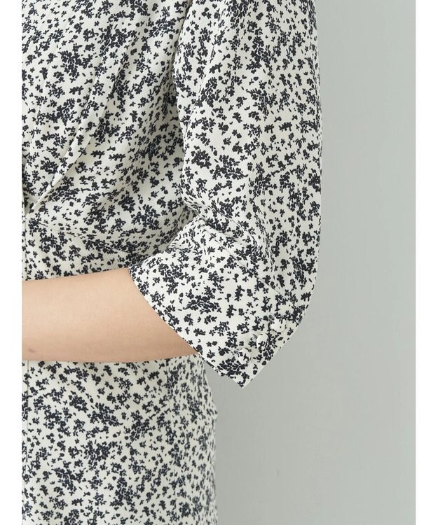 earth music&ecology 小花柄Ｖネックワンピース Ivory