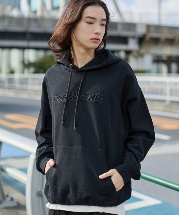 WEGO 【ユニセックス着用ITEM】エンボスステッチロゴプルパーカー ブラック