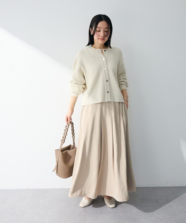 Green Parks プリーツサテンフレアスカート Light Beige
