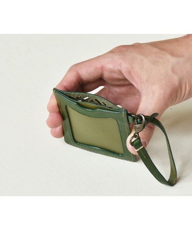 genten ダイヤカットワーク　パスケース フォレストグリーン