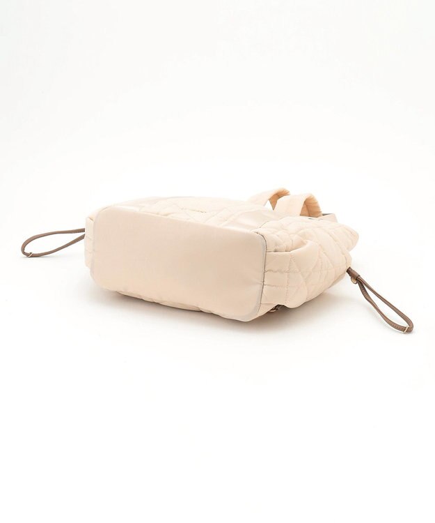 LA BAGAGERIE グリッドキルティングリュック アイボリー