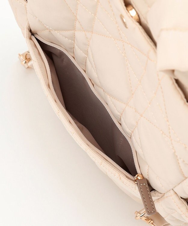 LA BAGAGERIE グリッドキルティングリュック アイボリー