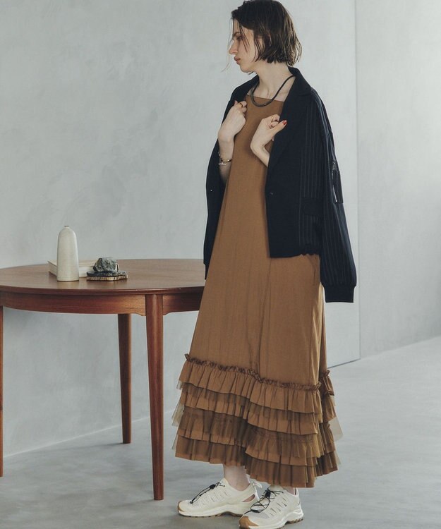 YECCA VECCA ラッフルキャミワンピース Camel