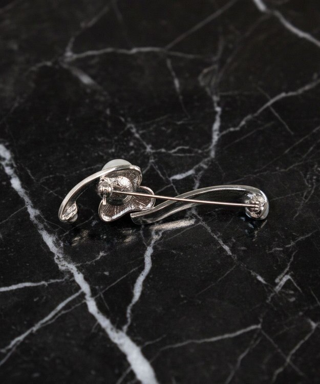 Tiaclasse スワールパールブローチ シルバー