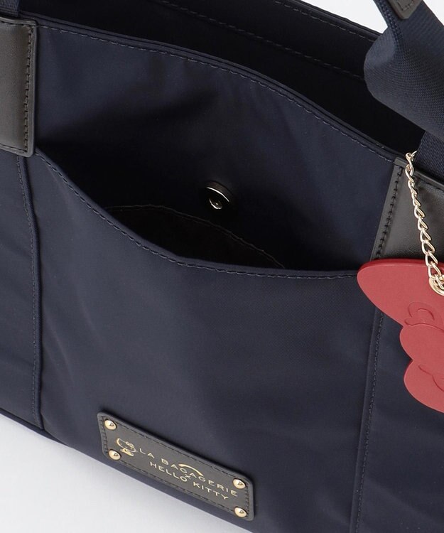 LA BAGAGERIE 【LA BAGAGERIE×HELLO KITTY】リボンチャーム付き　デイリートート　Sサイズ ネイビー
