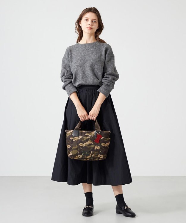 LA BAGAGERIE 【LA BAGAGERIE×HELLO KITTY】リボンチャーム付き　デイリートート　Sサイズ カーキ