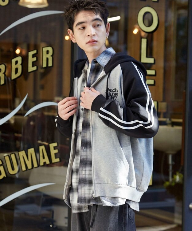 WEGO 【ユニセックス着用ITEM】ラグラングラフィックZIPパーカー ブラック