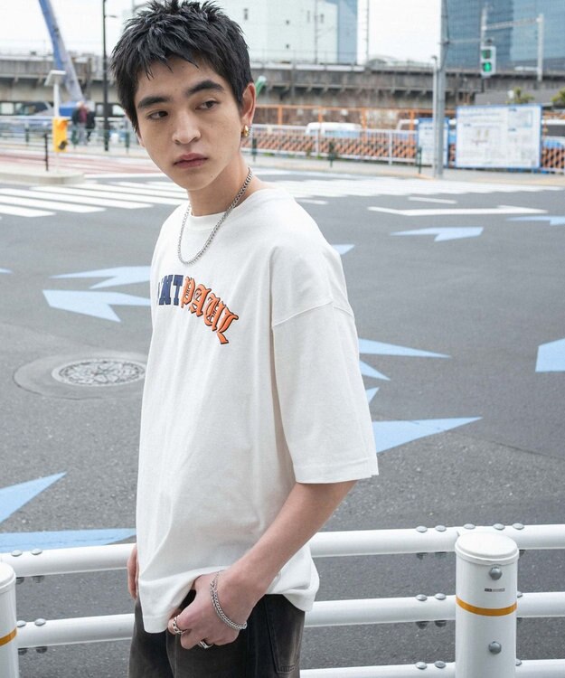 WEGO 【ユニセックス着用ITEM】アクセ付きグラフィックT（SS） ホワイト