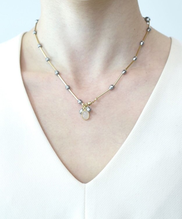 monshiro ガラスパールラインショート ネックレス シルバーグレー