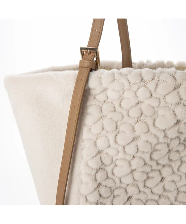 UNBILLION cachecache 花刺繍エコファーワンハンドルバッグ アイボリー