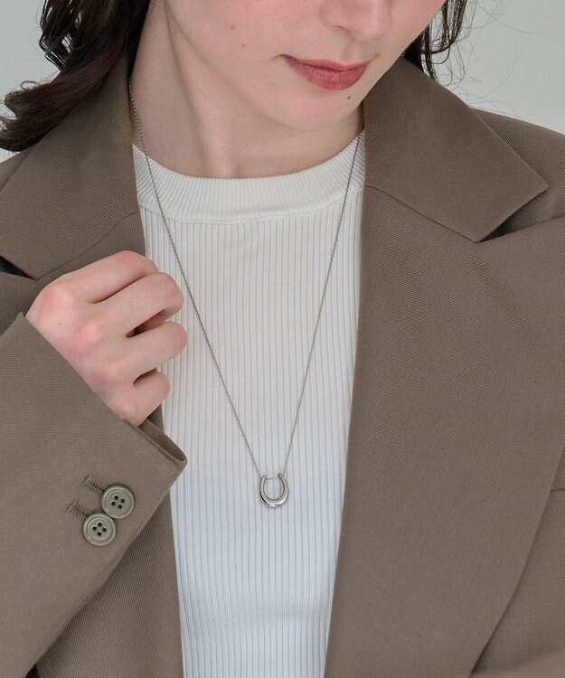 Phoebe 〈金属アレルギー対応〉メタリックホースシューネックレス　シルバー　ステンレス/馬蹄/蹄鉄/ラッキーモチーフ/ギフト/プレゼント/大ぶり シルバー