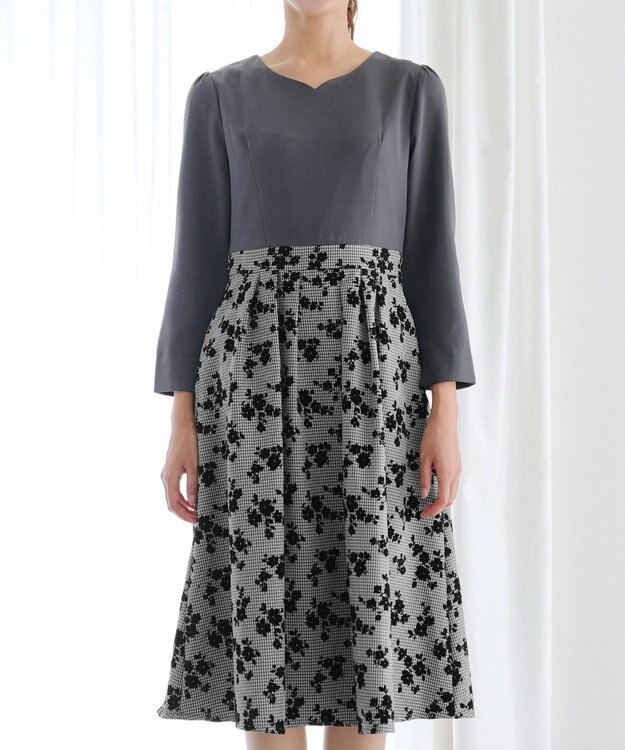 Tiaclasse L フロッキードッキングワンピース チャコールグレー×グレーチェック
