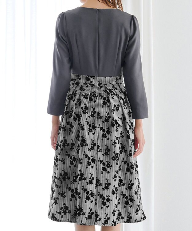 Tiaclasse L フロッキードッキングワンピース チャコールグレー×グレーチェック