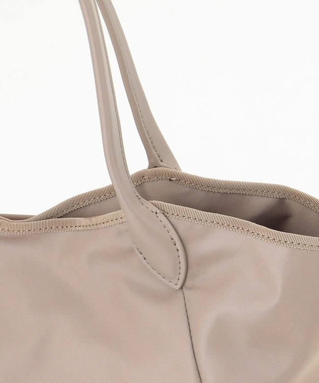 TOCCA 【A4サイズ対応・撥水】T-JARDIN NYLONBAG ナイロンバッグ ベージュ系