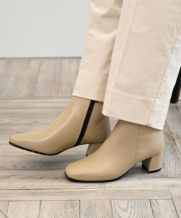 Pointer 【石岡真実さん着用】本革ショートブーツ ベージュ